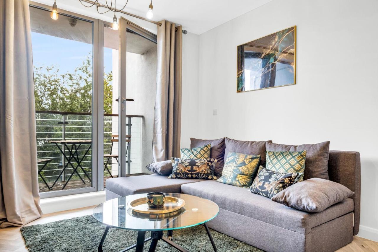 Stylish 4Th Floor 2 Bedroom En Suite City Centre Apartment With Parking By Azura Nights Birmingam Exterior foto