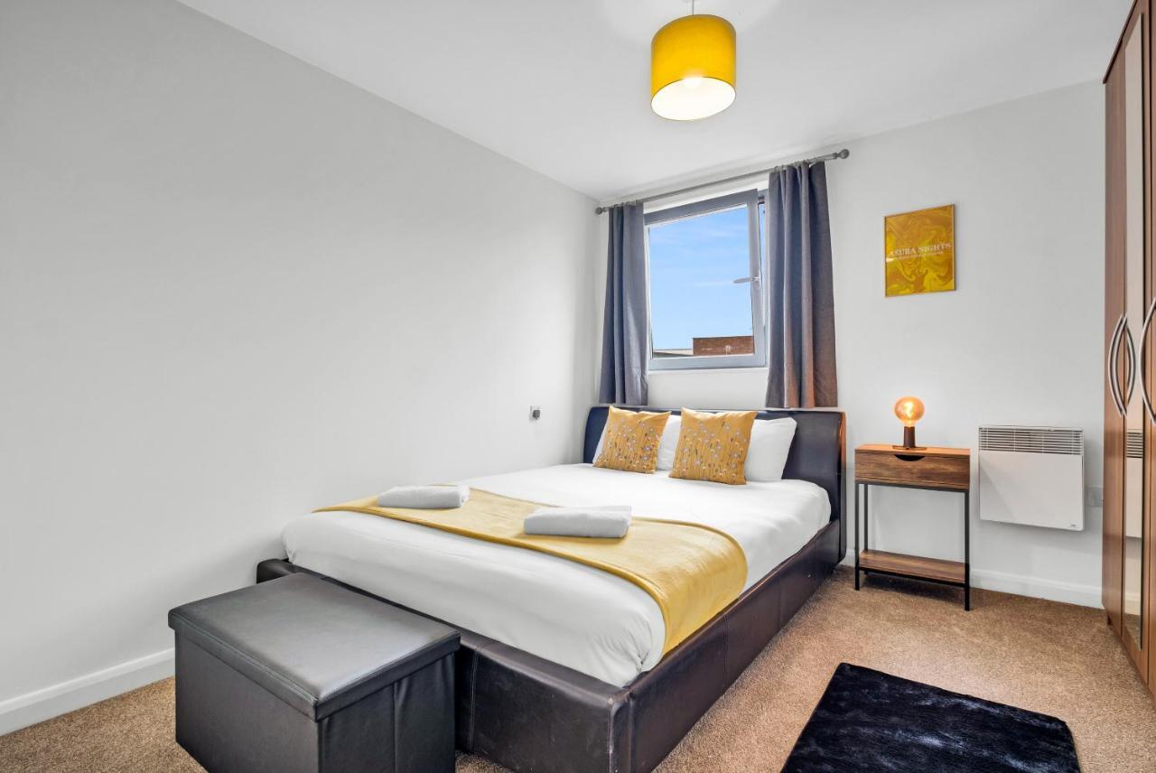 Stylish 4Th Floor 2 Bedroom En Suite City Centre Apartment With Parking By Azura Nights Birmingam Exterior foto