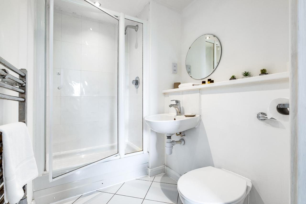 Stylish 4Th Floor 2 Bedroom En Suite City Centre Apartment With Parking By Azura Nights Birmingam Exterior foto